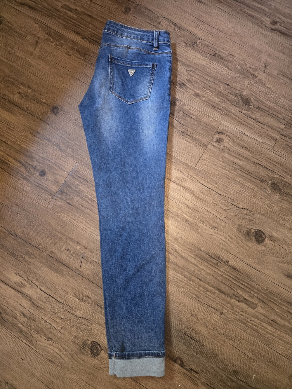 Guess Women's Blue Skinny Jeans with Branded Back Pocket